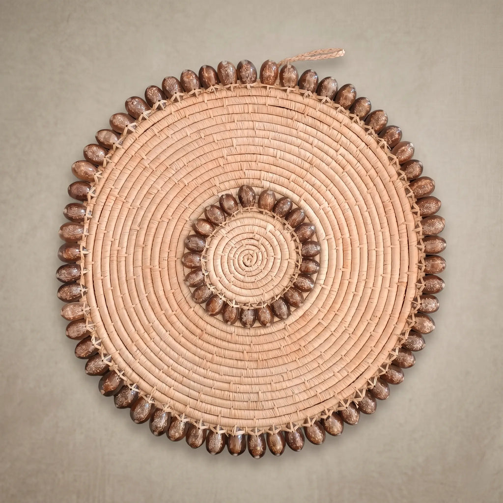 Décoration murales en Raphia et coquillages brun (43cm) Maison Sisal