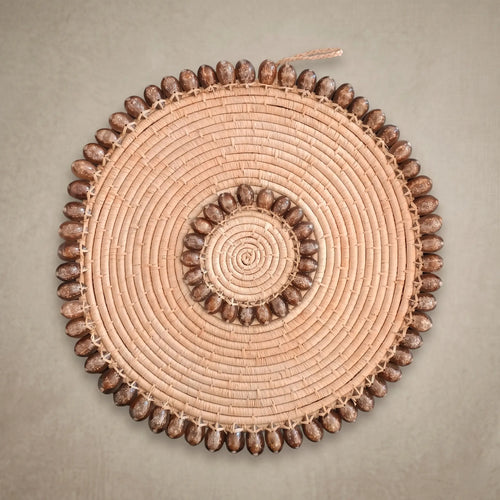 Décoration murales en Raphia et coquillages brun (43cm) Maison Sisal