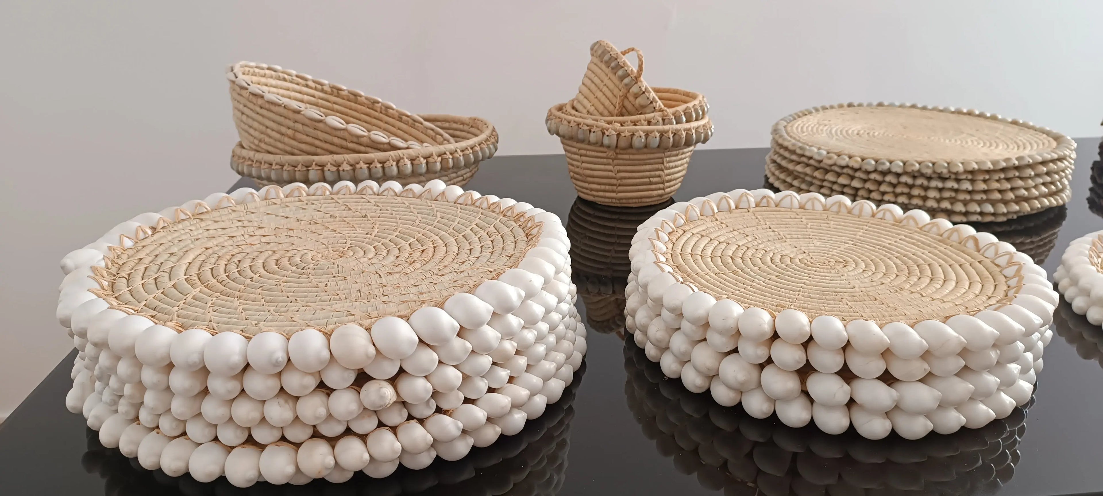 6 Sets de table Raphia et coquillages amande (30 cm) Maison Sisal