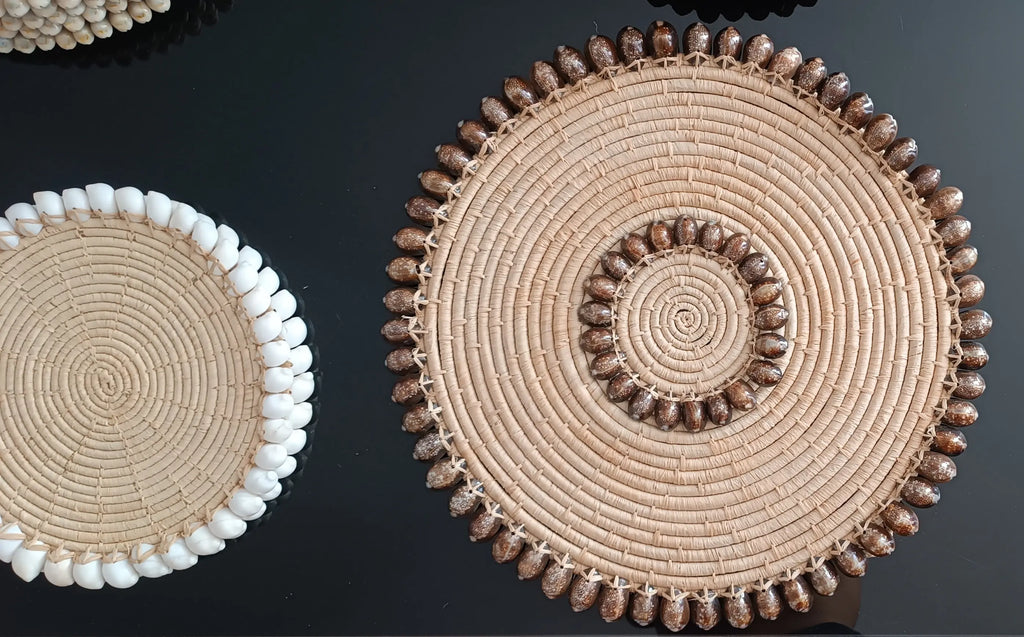 Décoration murales en Raphia et coquillages brun (43cm) Maison Sisal