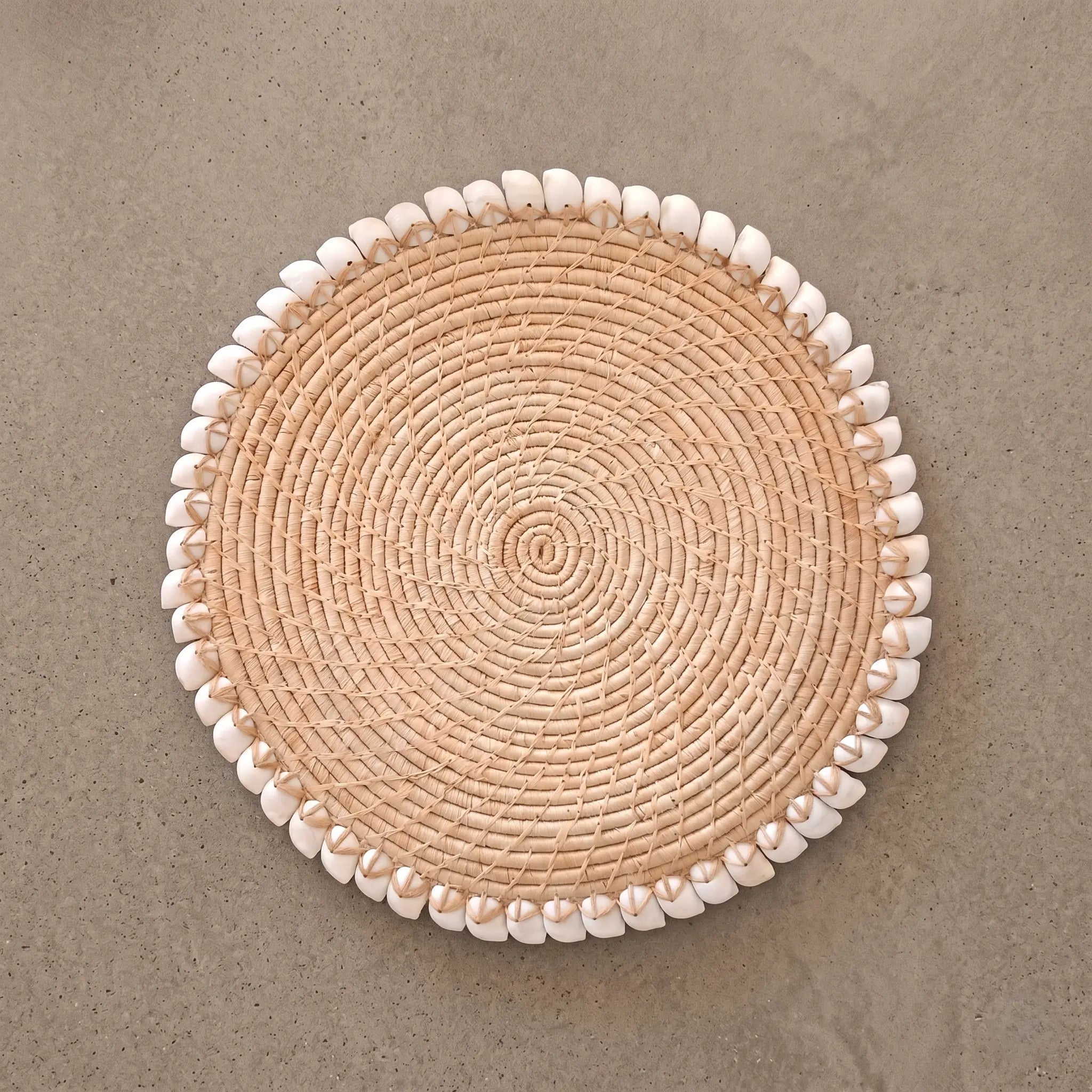 3 Sets de table Raphia et coquillages blancs (29 cm) Maison Sisal