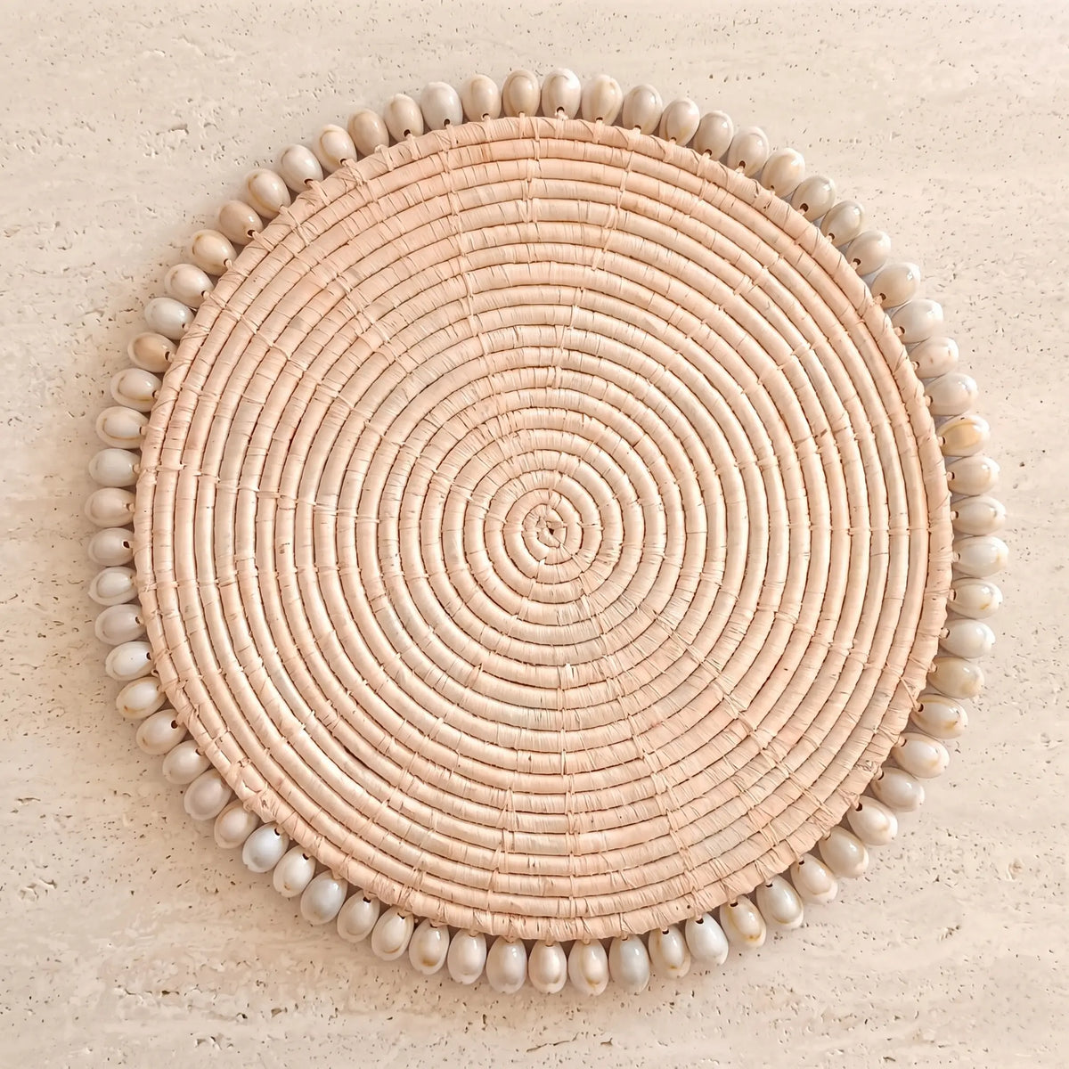 6 Sets de table Raphia et coquillages amande (30 cm) Maison Sisal