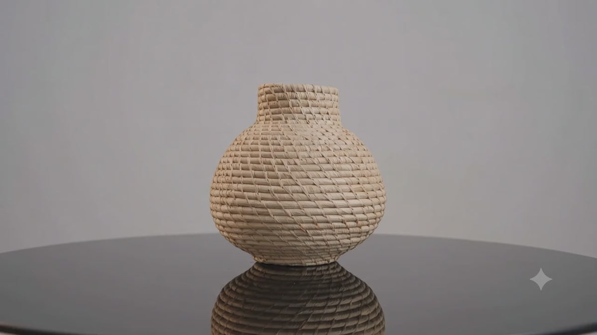 Vase en Raphia "Vasy rakotra rofia" (23cm)